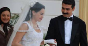 Güllü ile Kemal’in düğünü var